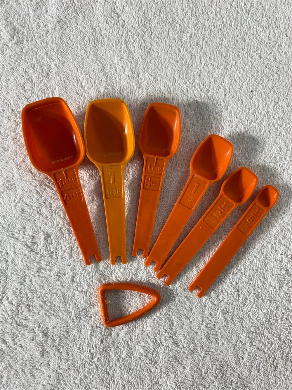 Vintage Tupperware Orange Measuring Spoon Set W D Ring